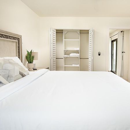 Black Vanilla - Stylish Symphony 3Miles Downtown North North Naples Exteriör bild